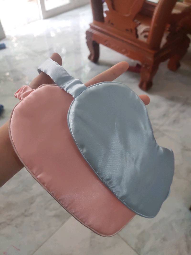 Bịt Mắt Ngủ Lụa Có Dây Điều Chỉnh Không Đau Tai GD999BD photo review